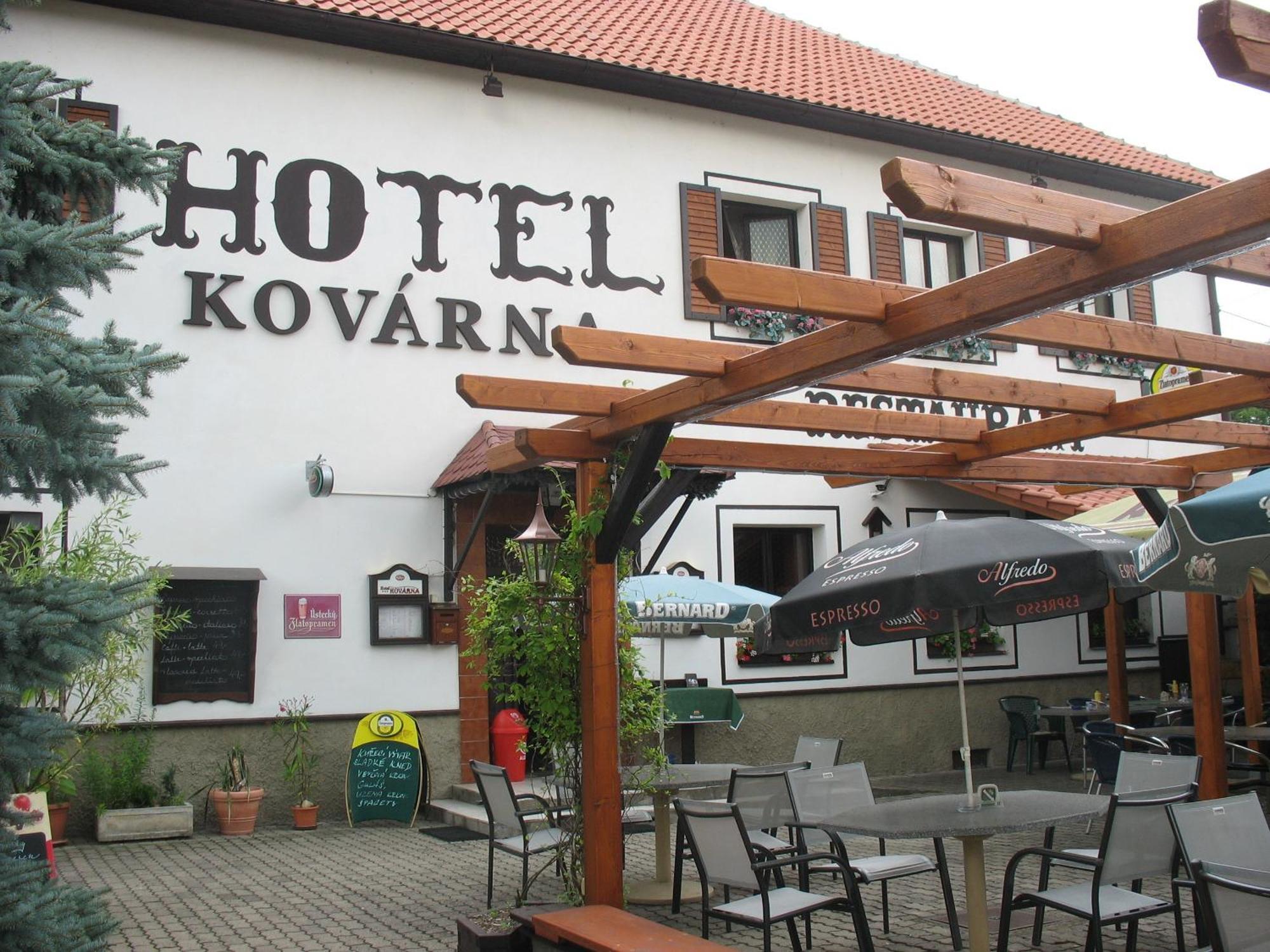 Hotel Kovarna Ντέτσιν Εξωτερικό φωτογραφία