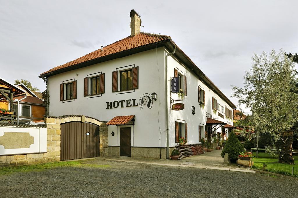Hotel Kovarna Ντέτσιν Εξωτερικό φωτογραφία