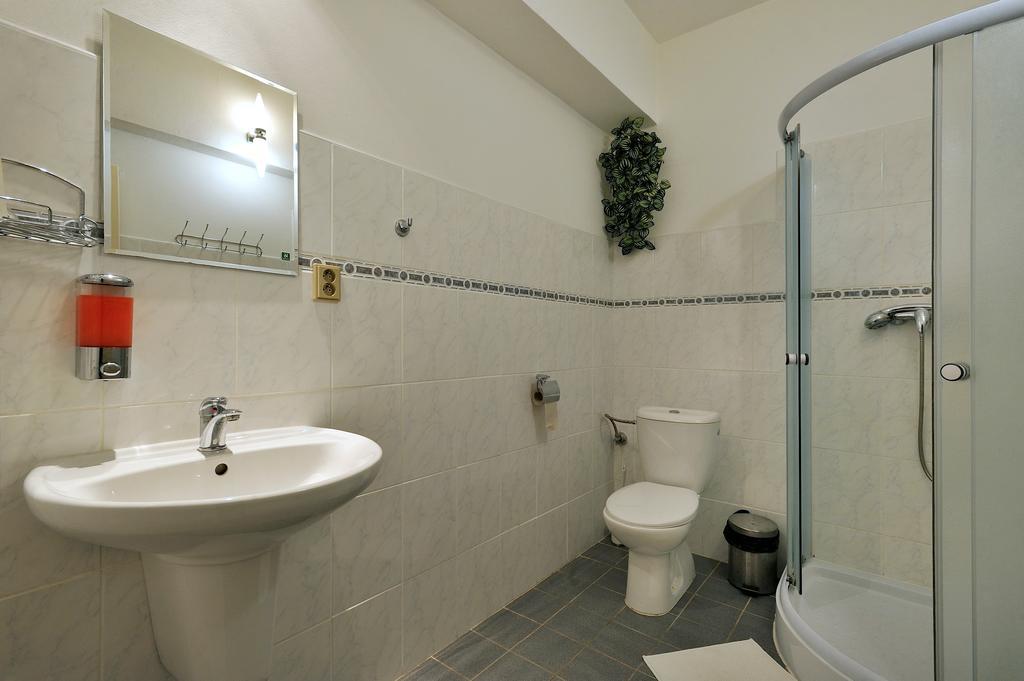 Hotel Kovarna Ντέτσιν Εξωτερικό φωτογραφία