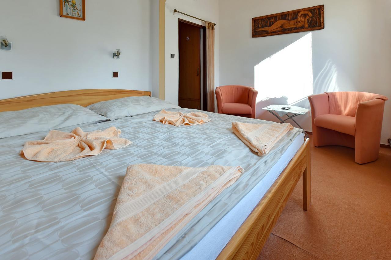 Hotel Kovarna Ντέτσιν Εξωτερικό φωτογραφία