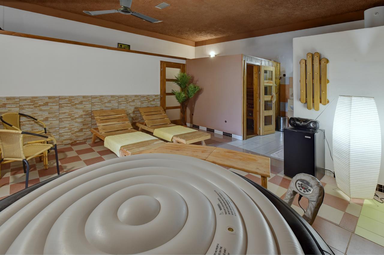 Hotel Kovarna Ντέτσιν Εξωτερικό φωτογραφία